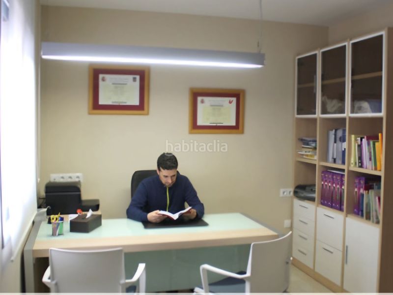 Foto 0830232f-6bf5-4661-b033-6692ac0d2245. Alquiler local comercial en jacint verdaquer 18 local ideal para despacho/consulta sanitaria en Amposta