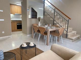 Rent Flat in Lopez i puigcerver 1. Dúplex a 2 minuts de la platja.