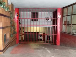Aparcament cotxe a General eguia 5. Servicio de guardias 24h con garita