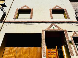 Maison à Calle mayor 69. Se vende bonita casa en andorra (teruel)