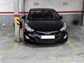 Posto auto in Milà i fontanals 21. Plaza para coche grande-mediano