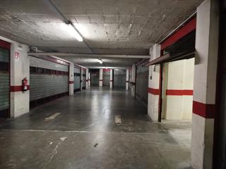 Aparcament cotxe a Joan baptista lambert 32. Oportunidad. parking cerrado 16m2, capacidad para coche y moto o