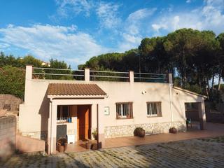 Casa a Carrer ronda goba 1. Preciosa casa independiente en la mejor zona residencial de vidr