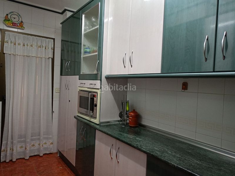 Foto f8ef5ec1-6b92-4cec-b2c0-f38f5df3b054. Piso en paseo de las palmeras s/n ubicación privilegiada, vistas espectaculares, todos los servicios a pocos min. sin barreras arquitectónicas, cámaras de seguridad en Bailén