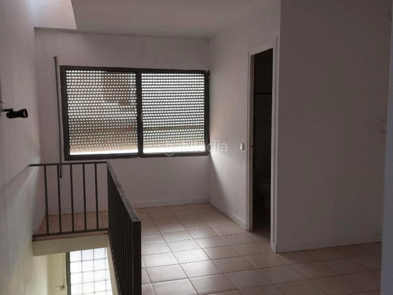 Foto 90999a44-b6b6-461e-84de-95b0ad7d9956. Location local commercial dans calabria 15 dans Centre Garriga (La)