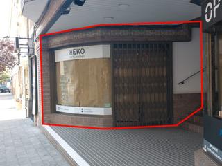 Alquiler Local Comercial en Calabria 15. Local comercial de 104 m² al centre de la garriga