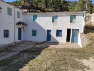 Casa pareada en Martínez ibáñez   6. Se vende casa de campo