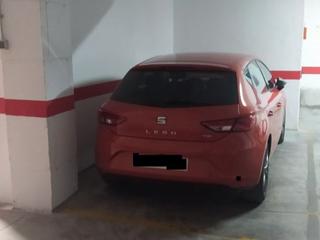 Aparcament cotxe a Victorio 10. Garaje en venta coche mediano