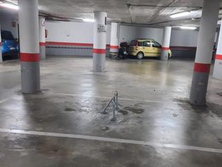 Aparcament cotxe a Alonso de palencia 15. Cochera centro de málaga con barrera de parking