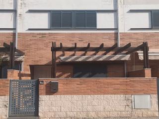 Casa adossada a 25 d'abril 14. Excepcional adosado en zona tranquila de beniarjo cerca de gandi