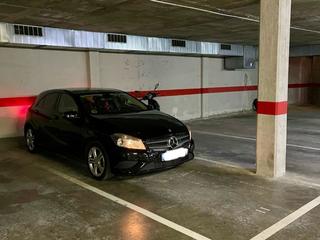 Autoparkplatz in Rambla del raval 35. Parking coche + 2/3 motos