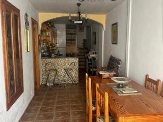 Maison à Calle orde de montesa 1. Casa céntrica