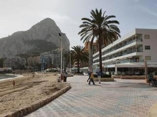 Apartamento en alquiler en calp, puerto. primera l