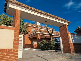 Casa a Avenida junquera 3. Casa o chalet independiente en venta en yunclillos