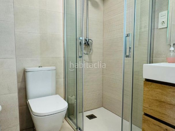 Foto 2efe5eed-7881-4053-b2d8-4a32d9def67f. Piso en jesse owens 1 piso reformado, espacioso, luminoso y con vistas en Granada