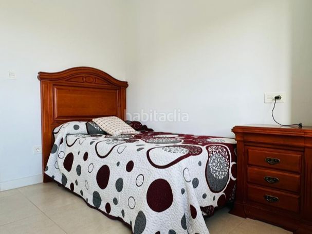 Foto d03f0463-bb55-4712-9f65-9f76a93a822d. Piso en jesse owens 1 piso reformado, espacioso, luminoso y con vistas en Granada