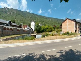 Terreny residencial a Carretera llavorsi 5. Solar + projecte + planta soterrani construïda