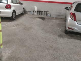 Lloguer Aparcament cotxe a Josep miquel quintana 10. Parking coche  en esplugues de llobregat