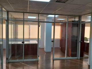 Lloguer Oficina a Balmes 8. Oficina en edificio corporativo