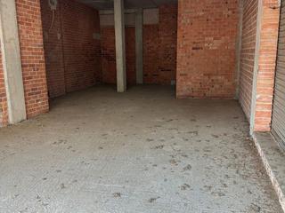 Local Comercial a Riera de canyadó 1. Se vende local nuevo a 2' de la playa