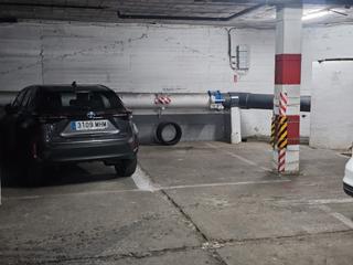 Alquiler Parking coche en Calle luis montoto 85. Luis montoto 85garaje amplio