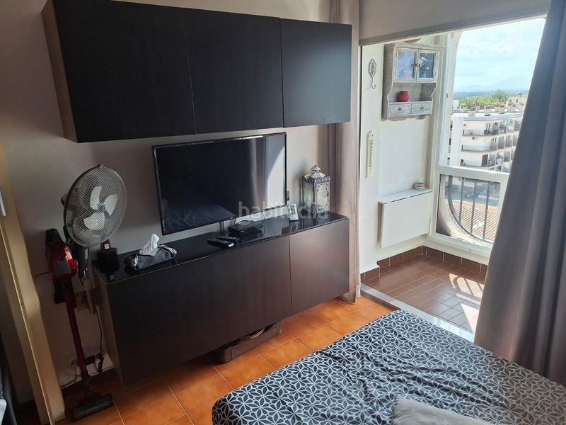 Foto a365916d-5268-4512-80b7-471d79a2ddad. Apartamento en carrer muga-delta 10 1 er ligne de mer avec place de parking privé secteur muga en Empuriabrava
