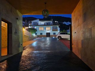 Casa en Calle torreón 90. Villa en urbanización el lagar en alhaurín de la torre