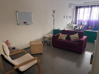 Rent Office space in Pasaje doctor bartual moret 6. Se alquila oficina para terapeutas, psicólogas/os, logopedas y o