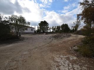 Xalet a Partida ajauque 20. Parcela con casa legalizada