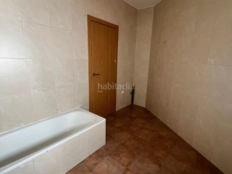 Foto b2b58b86-0ea3-4b57-a0cb-84041c965999. Casa pareada en calle barrio 25 casa espectacular de 4 habitaciones, terraza y patio en Jauja (cordoba) en Lucena