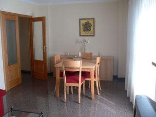 Pis a Gran via 13. Vivienda en venta en el centro de sax con ascensor
