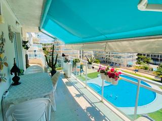 Piso en Viladomat 6. Se vende un piso luminoso en mejor complejo de salou