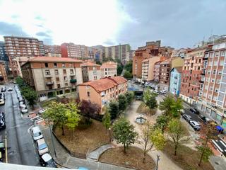 Piso en venta en bilbao, iturralde. piso luminoso 