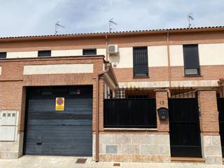 Casa adossada a Calle panaderos de bargas 19. Se vente chalet adosado de 160 metros cuadrados en bargas.