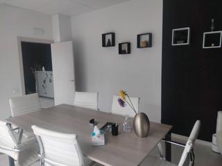 Lloguer Local Comercial a Amadeu torner  79. Estupendo local totalmente reformado