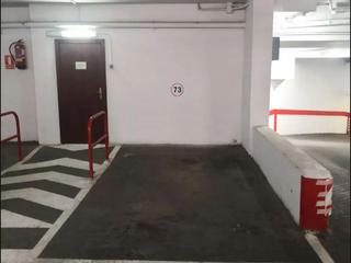 Parking voiture à Calle pintor cabrera 26. Inmejorable plaza de garaje en el centro de alicante