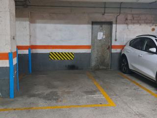Aparcament cotxe a Alts forns  72. Parking en venta en la marina de port