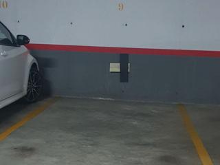 Lloguer Aparcament cotxe a Bosch i cardellach  92. Plaça parking centre