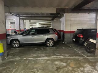 Parking voiture à Paseo de la zona franca 216. Parking cerca de la plaza ildefonso cerdá