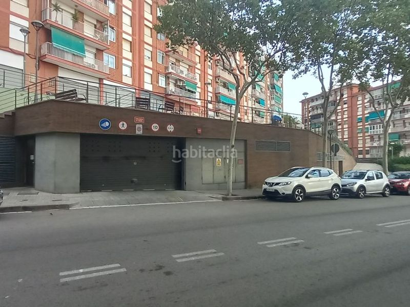 Foto 4232c2e2-c7d8-49d1-8031-417f397d03b2. Posto auto in lope de vega 1 in Llefià Badalona