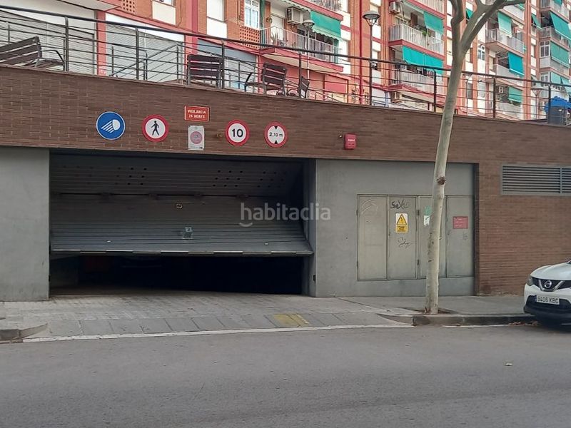 Foto fa2e2072-9e58-4b2a-9ce5-14f000ecdabf. Posto auto in lope de vega 1 in Llefià Badalona