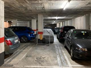 Miete Motorradparkplatz in Carrer de les roses 73. Alquiler plaza garaje en mas llui