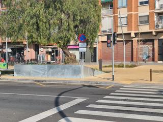 Local commercial à Paseo salzereda 84. Local con  excelente ubicación para tu negocio