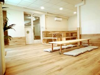 Lloguer Local Comercial a Arago 4. Local con licencia para actividades, talleres, escuelita, madre