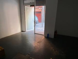 Affitto Locale commerciale in Ballester 63. Alquiler de local en calle de ballester, 61