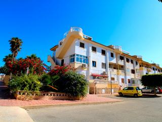Apartamento en Calle navelate 12. Apartamento esquina en playa flamenca, cerca de todos los servic