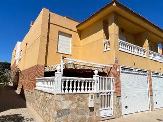 Casa adossada a Plaza morera 0. Magnifico dúplex situado en zona residencial de el ejido, orien