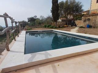 Bauernhof in Carrer major 15. Casa reformada con cédula de habitabilidad, piscina y jardín