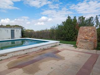 Casa en Calle los comercios 3. Venta de parcela