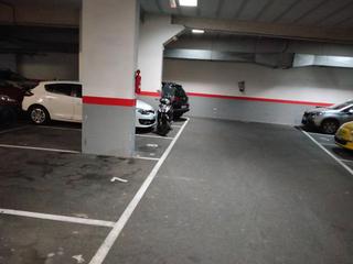 Aparcament cotxe a Montjuic 15. Plaza parking en sant joan despi